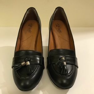 Euro Soft/Sofft. Reilly. Black leather heels.